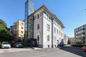 Clădire administrativă renovată integral – oportunitate investițională – Brașov anunturi imobiliare Brasov