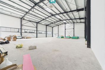 Hală Modernă, în zona Aeroport – 949 mp Utili anunturi imobiliare Timis