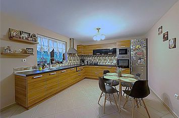 Vilă - 0 camere de vanzare TOCILE - Sibiu anunturi imobiliare Sibiu