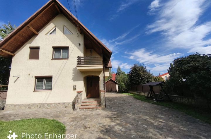 Vilă - 5 camere de vanzare RADAUTI - Suceava anunturi imobiliare Suceava