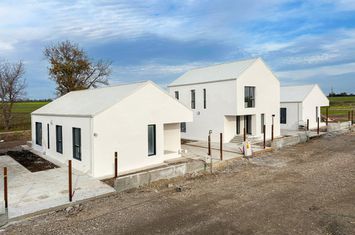 Casă - 4 camere de vanzare VALU LUI TRAIAN - Constanta anunturi imobiliare Constanta