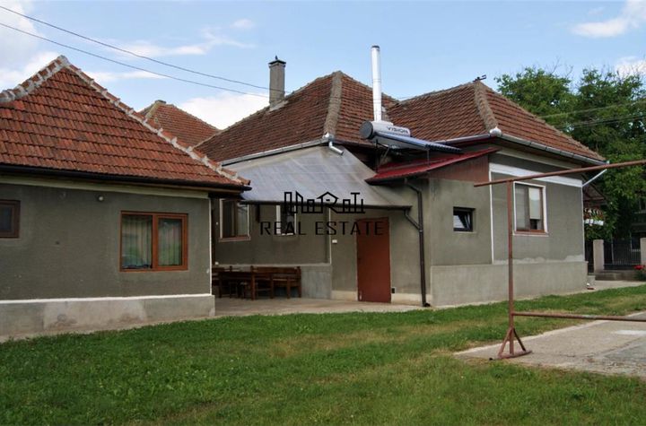 Casă - 4 camere de vanzare CRISCIOR - Hunedoara anunturi imobiliare Hunedoara