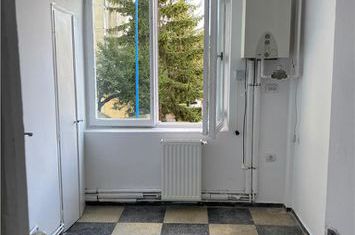 Apartament 4 camere de vanzare TRACTORUL - Brasov anunturi imobiliare Brasov