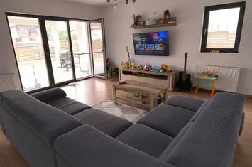 Casa individuala P+1+Pod , Teren 421 mp -mobilata si utilata Primarie Berceni anunturi imobiliare Bucuresti