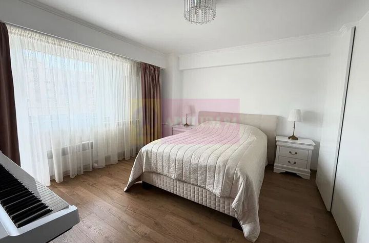 Vanzare apartament cu 2 camere pe bd Unirii stradal anunturi imobiliare Bucuresti
