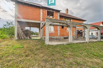 Casă la roşu S+P+1 în Bodrogu Nou anunturi imobiliare Arad