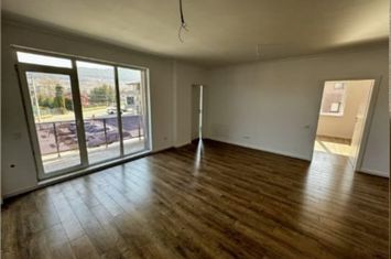 Apartament 3 camere de vanzare FLORESTI - Cluj anunturi imobiliare Cluj