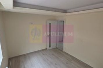 Apartament 2 camere, parter, de vanzare in Busteni anunturi imobiliare Prahova