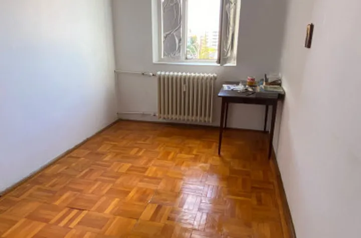 Apartament 3 camere de vanzare PLOIESTI - Prahova anunturi imobiliare Prahova