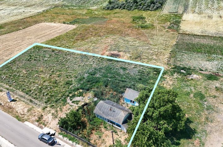 Casă batraneasca cu teren intravilan în apropiere de de Botoșani anunturi imobiliare Botosani