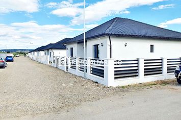 Casă la cheie pe 1 nivel 4 camere 2 băi,145 mp,500 mp teren anunturi imobiliare Mures