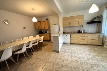 Casă - 7 camere de vanzare CENTRAL - Brasov anunturi imobiliare Brasov