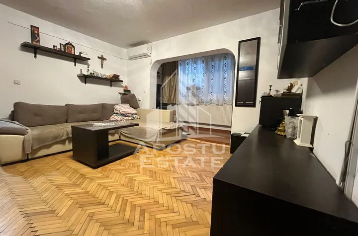 Apartament cu 2 camere, confort 1, centrala proprie, zona Soarelui anunturi imobiliare Timis