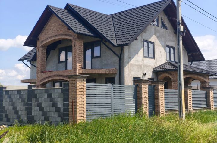 Vilă - 4 camere de vanzare RADAUTI - Suceava anunturi imobiliare Suceava