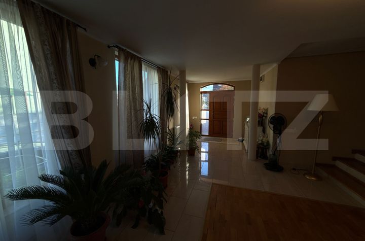 Vilă - 7 camere de vanzare PAULESTI - Satu Mare anunturi imobiliare Satu Mare