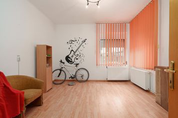 Casă - 5 camere de vanzare 1 MAI - Bucuresti anunturi imobiliare Bucuresti