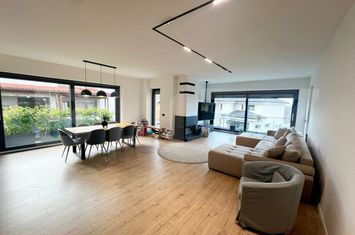 Vilă - 5 camere de vanzare FLORESTI - Cluj anunturi imobiliare Cluj