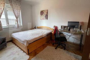 Apartament 5 camere de vanzare TARGU MURES - Mures anunturi imobiliare Mures