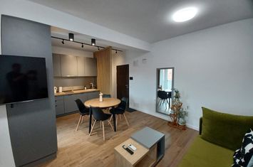 Chirie, ap 2 camere, ultracentral, parcare. 500 E /lună. Comision 0 anunturi imobiliare Bihor