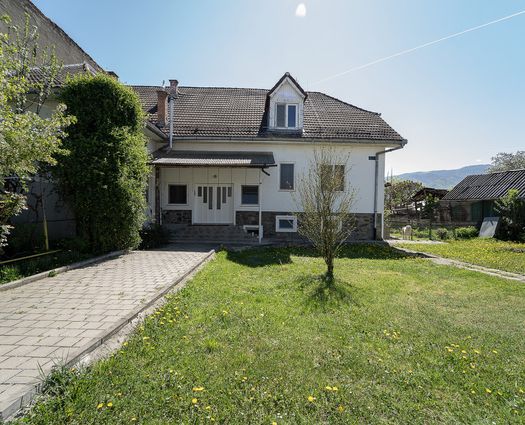 Vilă 13 cam Cisnadie, 580 mp, P+1