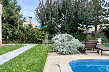 Casa impresionanta cu 5 camere si garaj, la intrare in Dumbravita anunturi imobiliare Timis