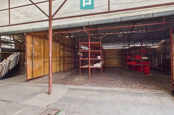 Hală și spații de birouri pe șoseaua principală anunturi imobiliare Arad