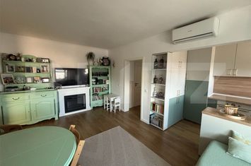 Apartament 3 camere de vanzare DEMOCRATIEI - Prahova anunturi imobiliare Prahova