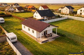 Casă - 3 camere de vanzare EXTERIOR EST - Brasov anunturi imobiliare Brasov