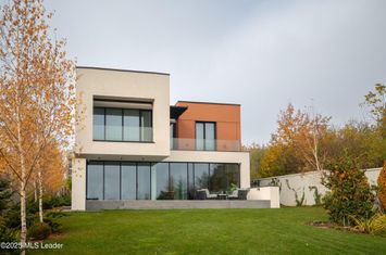 Smart-Home nZEB spectaculoasa Bucuresti Sector1 cu deschidere lac anunturi imobiliare Bucuresti