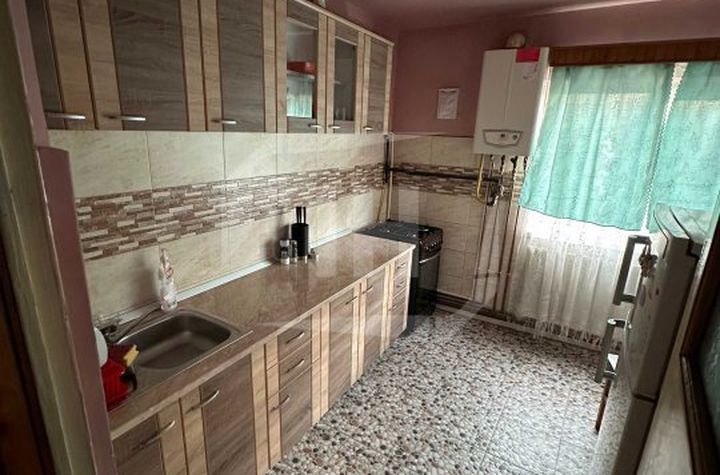 Apartament 3 camere de vanzare CLUJ-NAPOCA - Cluj anunturi imobiliare Cluj