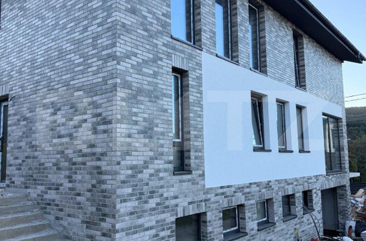 Vilă - 6 camere de vanzare CLUJ-NAPOCA - Cluj anunturi imobiliare Cluj