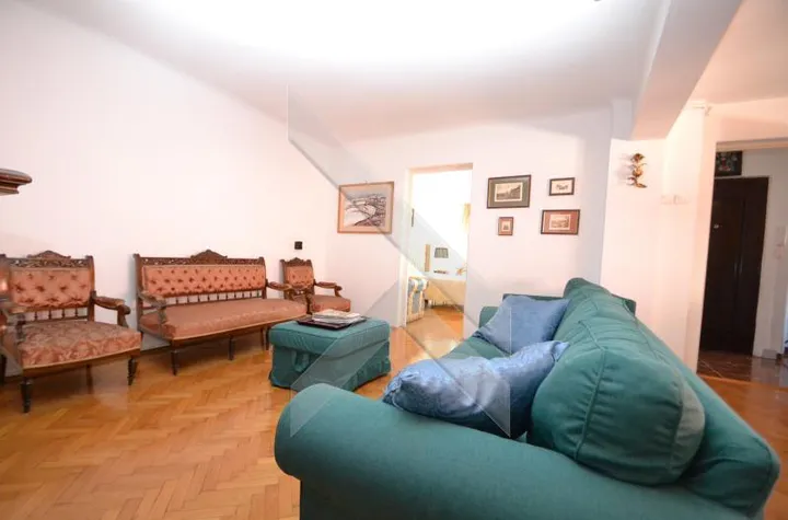 Apartament 3 camere de inchiriat COTROCENI - BUCURESTI anunturi imobiliare BUCURESTI