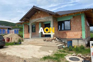 Casa 4 Camere La Rosu, Cu Subsol anunturi imobiliare Alba