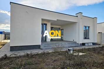 Casa individuala de vanzare, 4 camere, 2 bai, 448mp teren anunturi imobiliare Alba