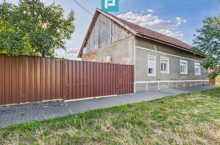 Casă cu 4 camere în Sânpetru German, Secusigiu anunturi imobiliare Arad