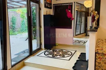 Casa moderna~115mp 7 min. Metrou Aparatorii Patriei + curte~90mp anunturi imobiliare Bucuresti
