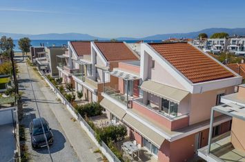 Mezonetă mobilată 2 camere, 50 m de mare, Paralia Ofriniou anunturi imobiliare Grecia