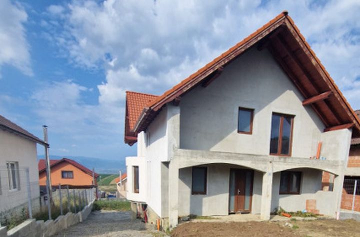 Vilă - 5 camere de vanzare SURA MARE - Sibiu anunturi imobiliare Sibiu