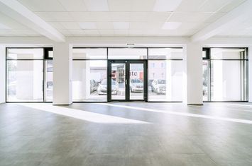 Spatiu comercial de inchiriat la Eas Clujului, Oradea anunturi imobiliare Bihor