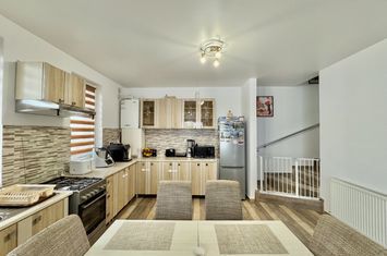 Vilă - 4 camere de vanzare SIBIU - Sibiu anunturi imobiliare Sibiu