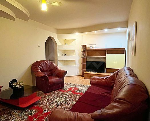 Apartament 3 camere Rogerius, 64 mp