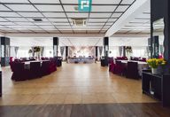 550.000 €, Spațiu comercial