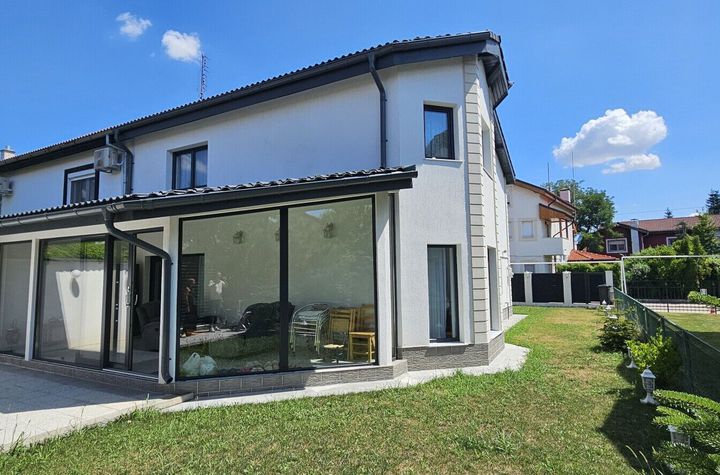 Baneasa Iancu Nicolae vila 4 camere de vanzare anunturi imobiliare Bucuresti