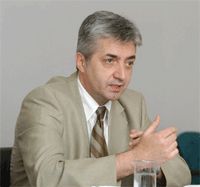 Portretul restanţierului român