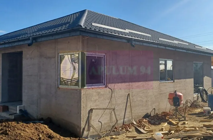 Săbăreni, casă parter 4 camere, CT, terasă, pivniță, teren 478 mp anunturi imobiliare Giurgiu