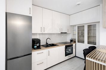Inchiriere studio de lux, parcare privata, zona Vest - VAMT, Ploiești anunturi imobiliare Prahova