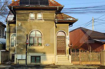 Apartament 4 camere de vanzare TARGOVISTE - Dambovita anunturi imobiliare Dambovita