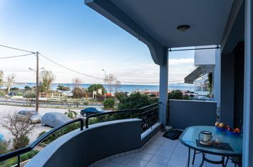 Mezonetă 3 nivele, 192 mp — Kalamitsa, 100 m de mare anunturi imobiliare Grecia