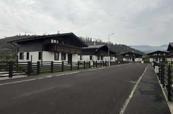 Casă - 5 camere de vanzare RASNOV - Brasov anunturi imobiliare Brasov