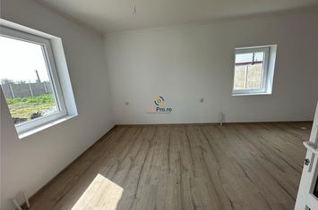 Casă - 3 camere de vanzare VARIAS - Timis anunturi imobiliare Timis